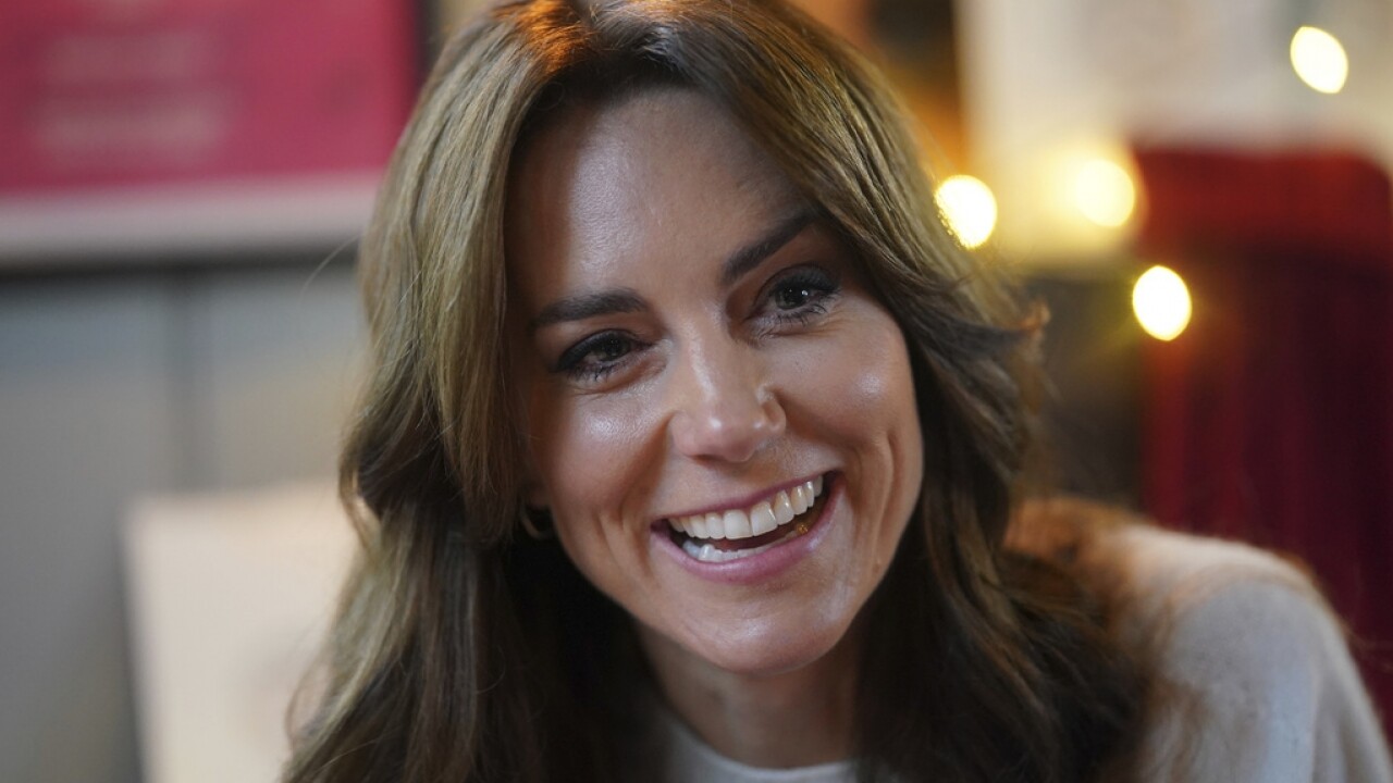 Princess Kate apologizes for 'confusion' over edited photo