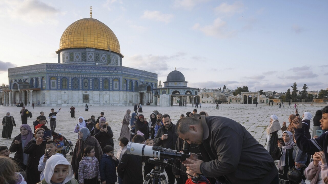 Faithful around the world celebrate the first night of Ramadan