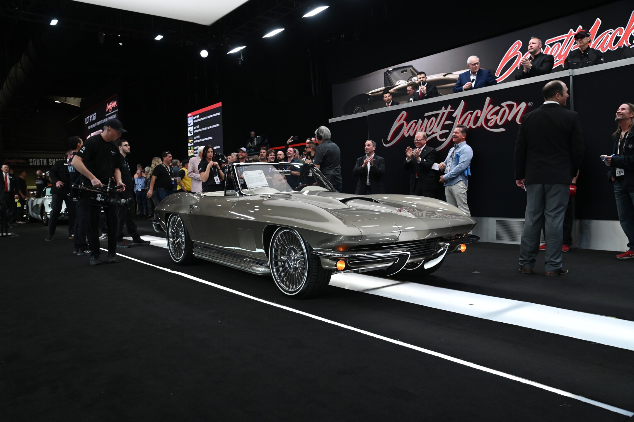 Lot 1367 - 1967 CHEVROLET CORVETTE CUSTOM CONVERTIBLE.JPG