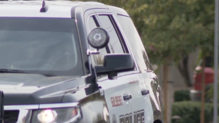 gilbert police department gilbert police car KNXV