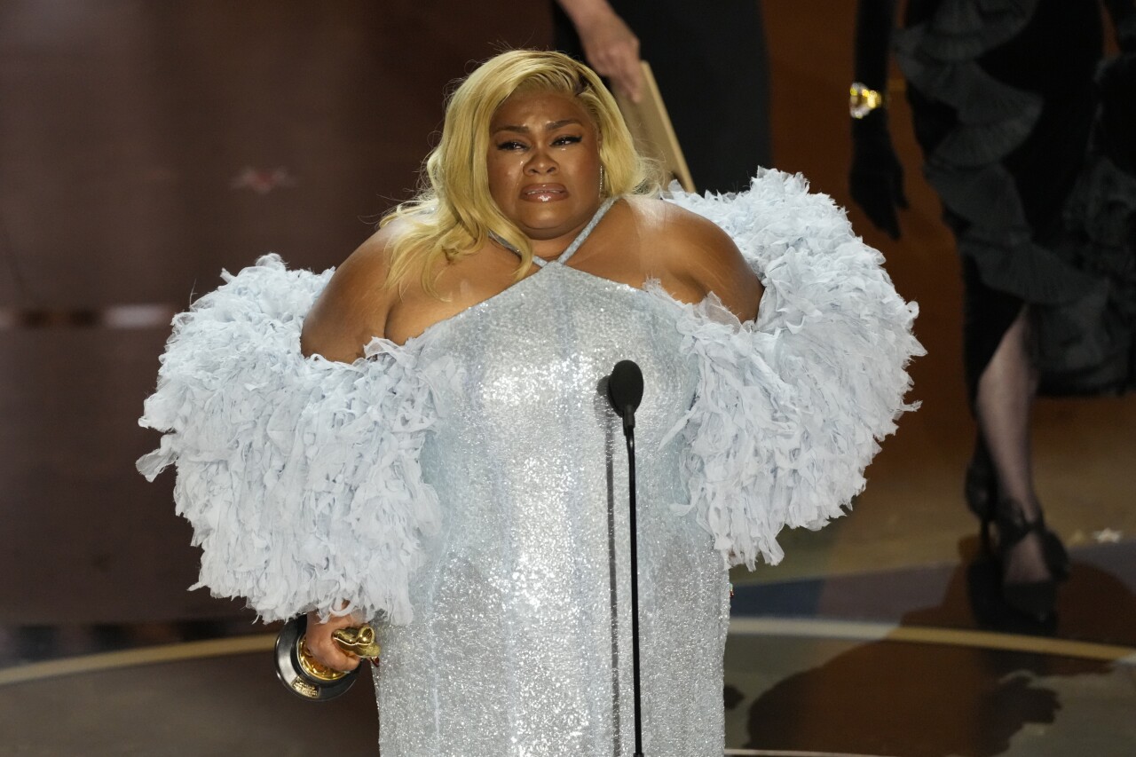 Da'Vine Joy Randolph accepts the award for best performance by an actress in a supporting role for "The Holdovers" during the Oscars on Sunday, March 10, 2024, at the Dolby Theatre in Los Angeles. 