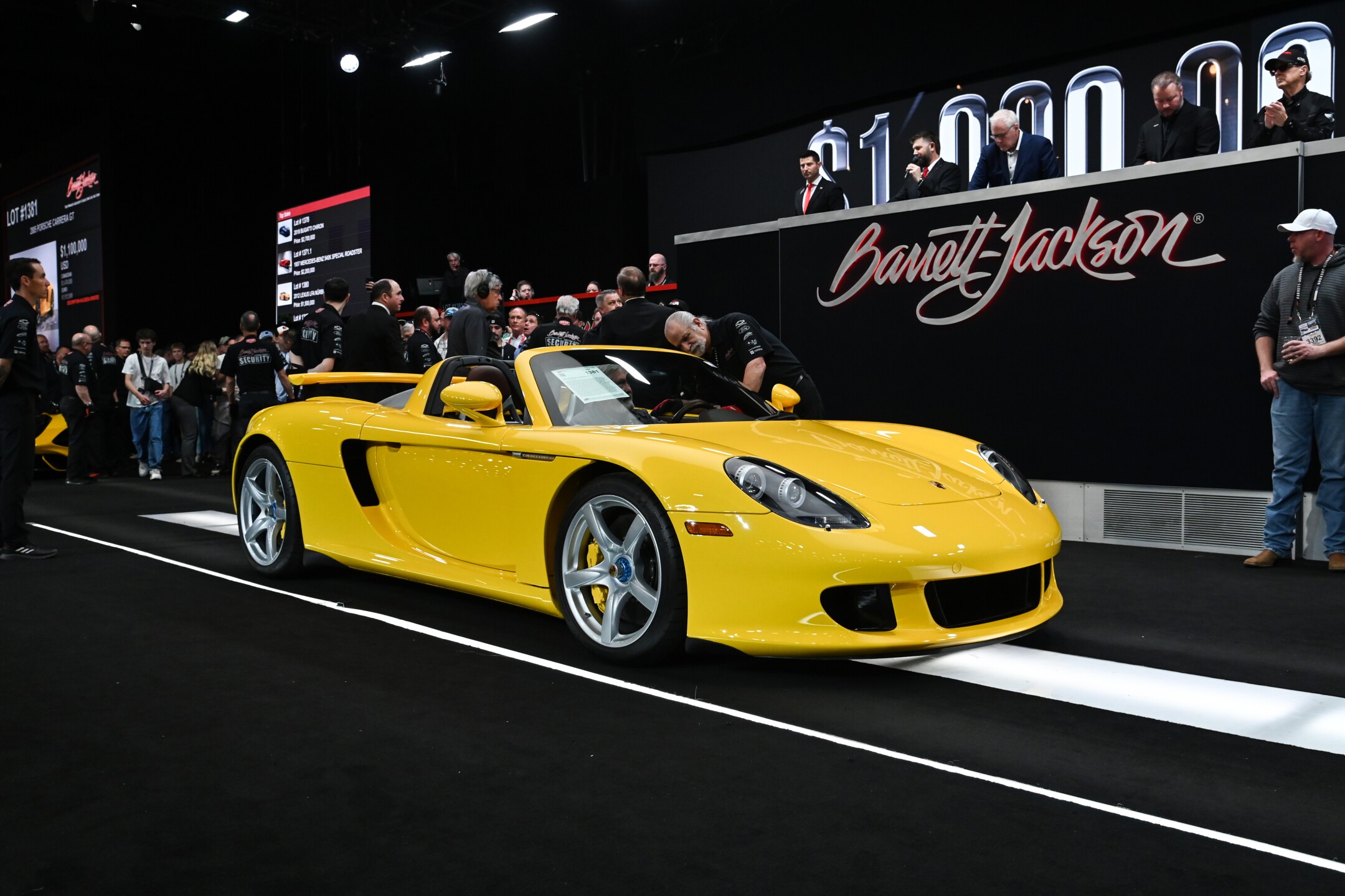 Lot 1381 - 2005 PORSCHE CARRERA GT.JPG